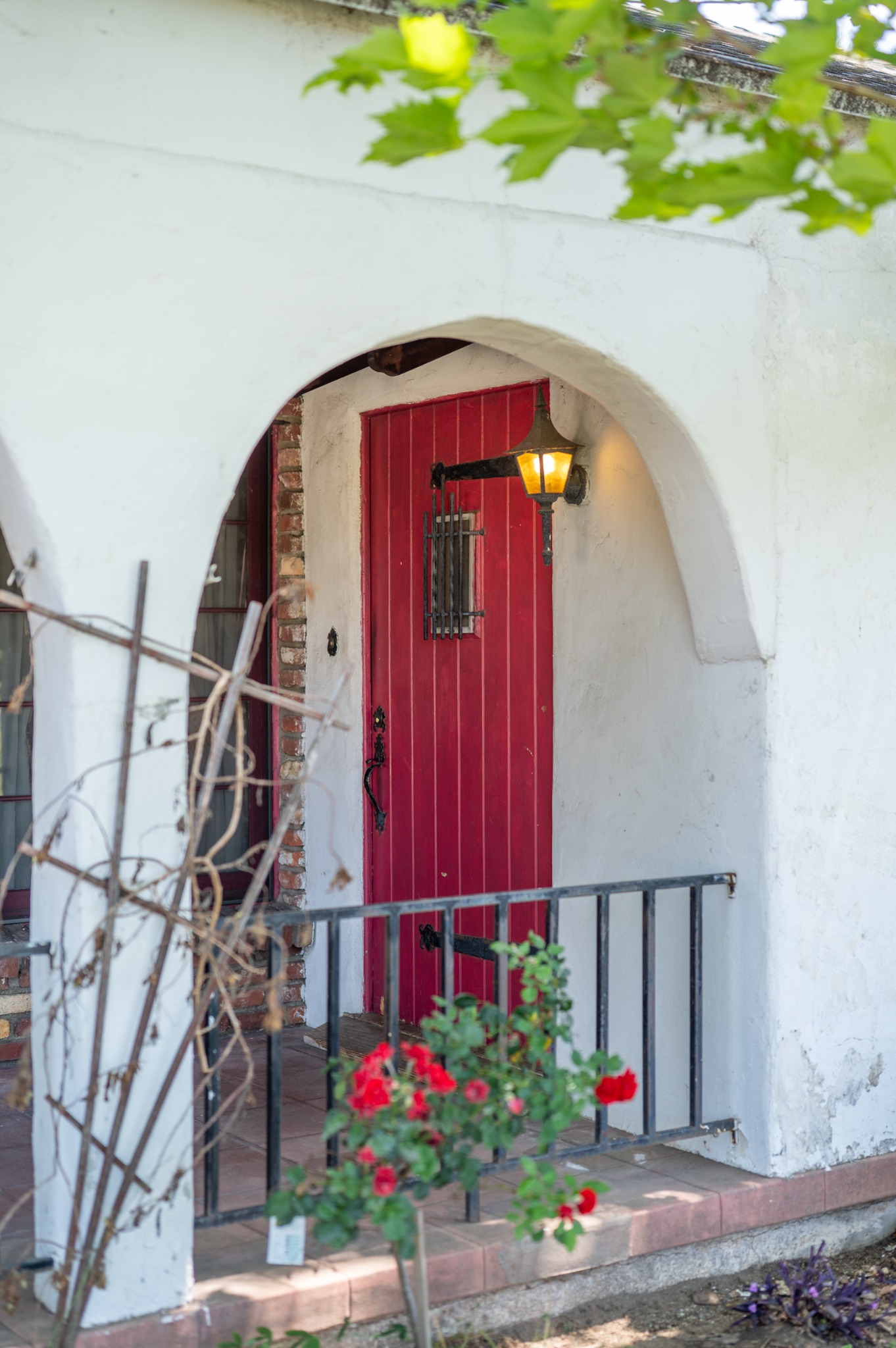 Period interior detail at El Monte Avenue